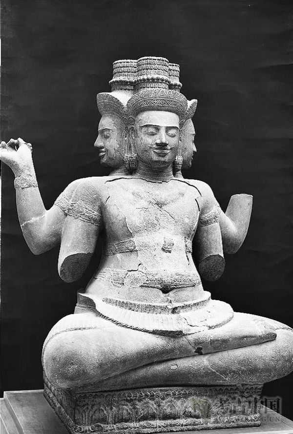石泽良昭：印度教与佛教影响下的吴哥时代柬埔寨佛像造像