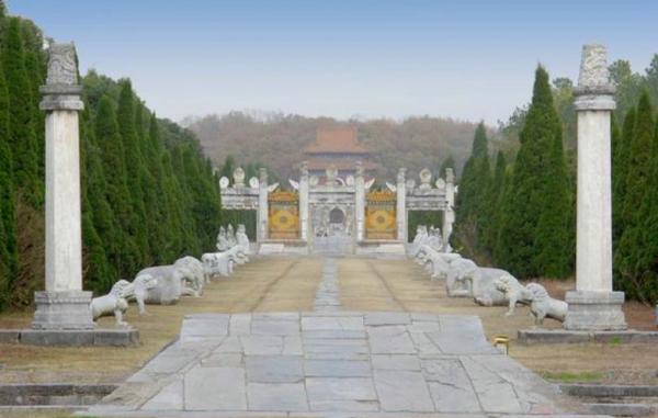 中国首个发掘的皇陵出土文物知多少？学界探讨明清皇陵保护