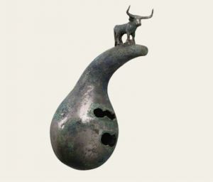 西汉 · 立牛曲管铜葫芦笙（云南省博物馆）
