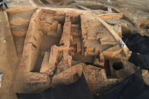 新疆：西域都护府遗址群考古取得重要进展