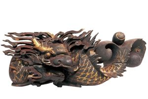 清代 · 木雕鱼龙纹雀替（广东省博物馆）