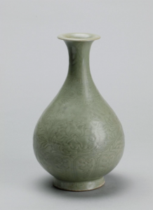 明代 · 龙泉窑玉壶春瓶（安徽博物院）