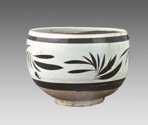 金代 · 白釉黑花瓷碗（郑州博物馆）