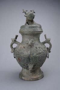 西周·羊首兽面纹铜罍（四川博物院）
