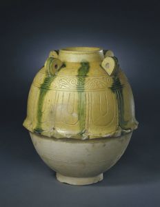 北朝 · 铅黄釉绿彩莲瓣纹罐（故宫博物院）