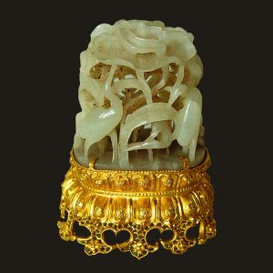 明•镶金座荷鹭纹玉饰件 （南京市博物总馆）