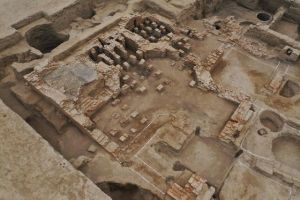 新疆：天山北麓发现古代公共浴场遗址